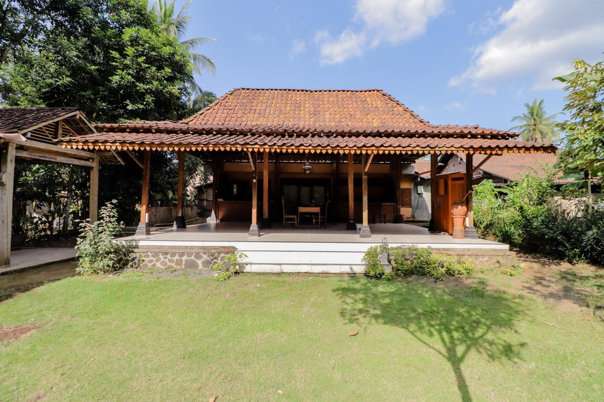 Appartement Nurudin House à Magelang Extérieur photo