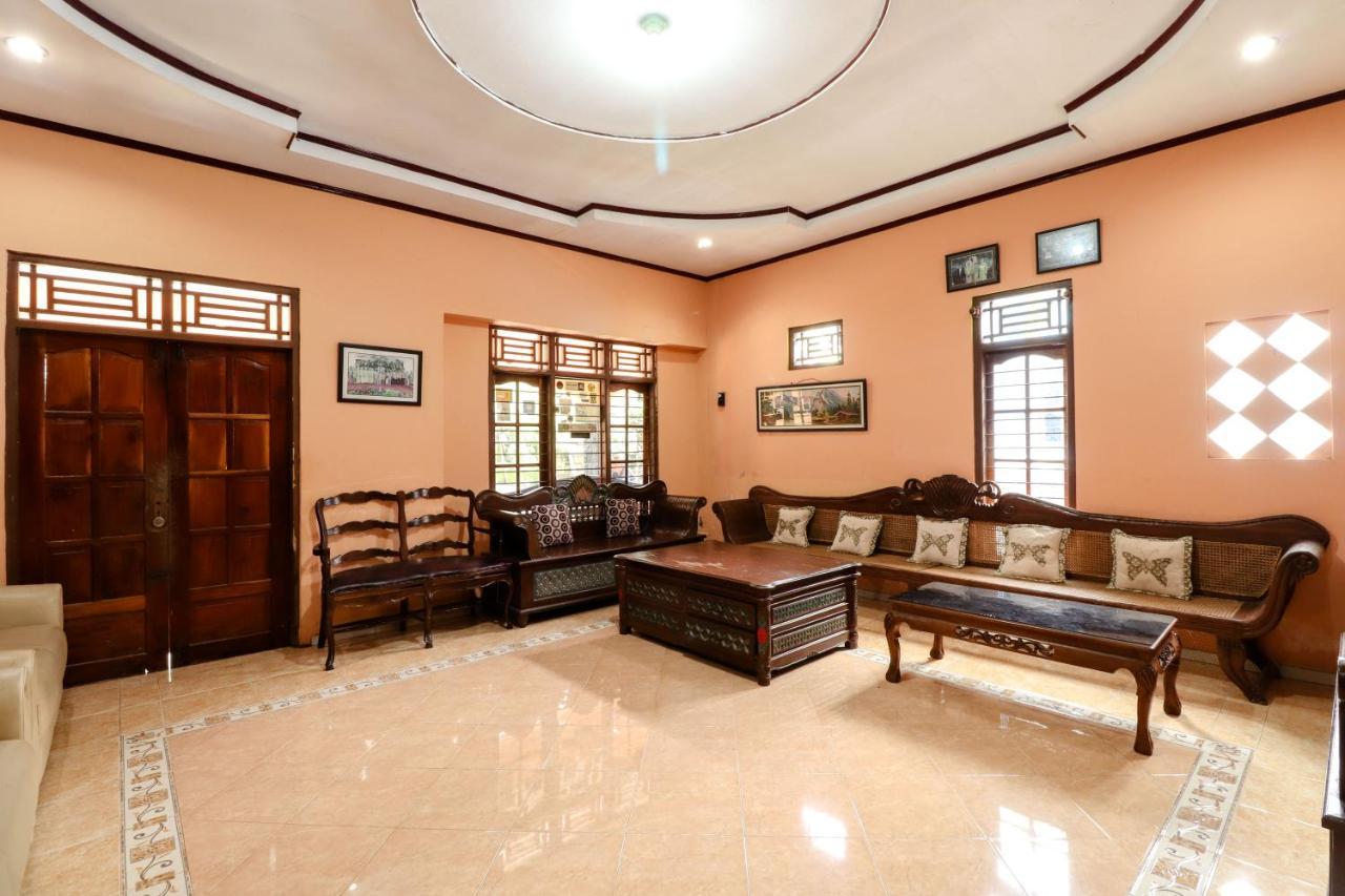 Appartement Nurudin House à Magelang Extérieur photo