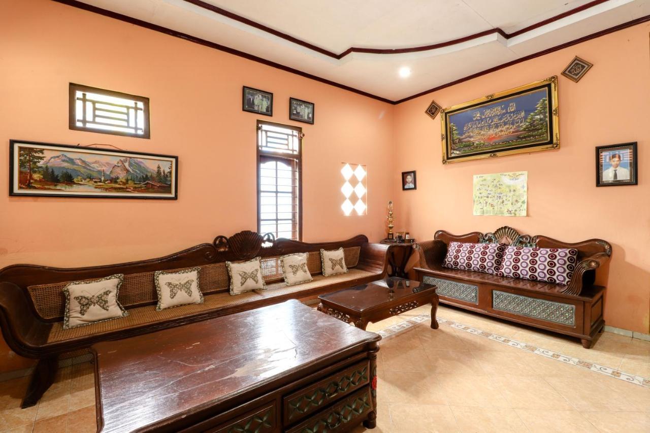 Appartement Nurudin House à Magelang Extérieur photo