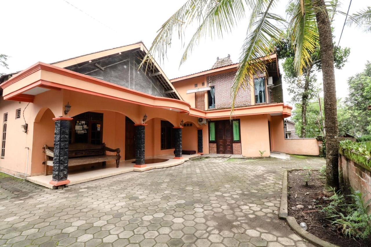 Appartement Nurudin House à Magelang Extérieur photo