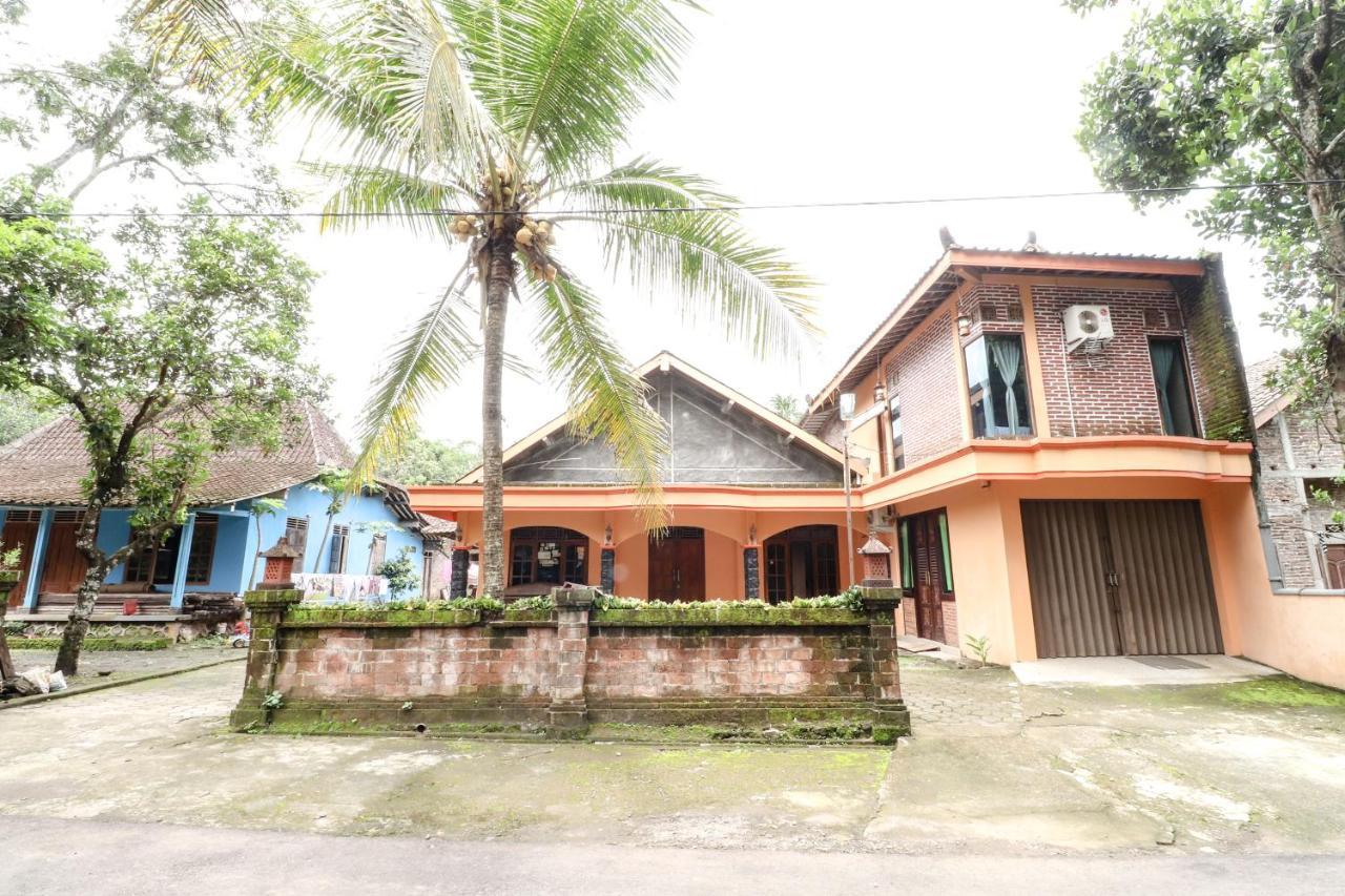 Appartement Nurudin House à Magelang Extérieur photo