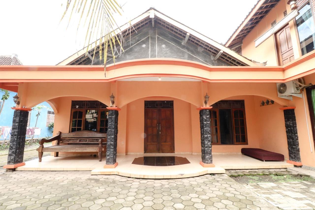 Appartement Nurudin House à Magelang Extérieur photo